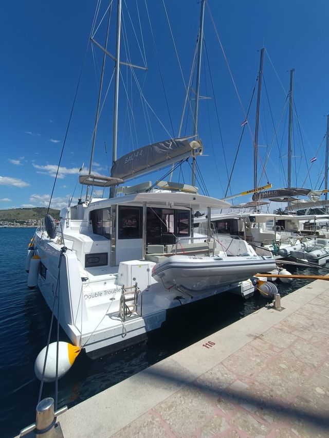 Catana 4.4 Double Trouble