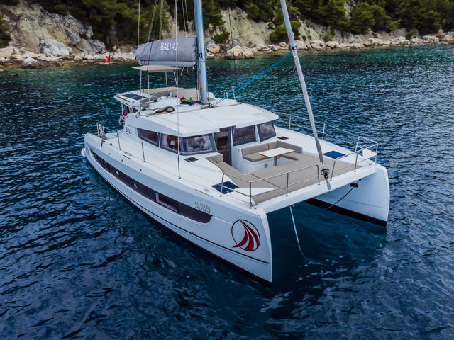 Catana 4.2 Au Soleil