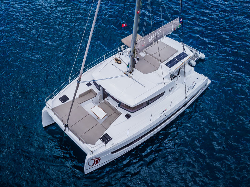 Catana 4.2 Au Soleil