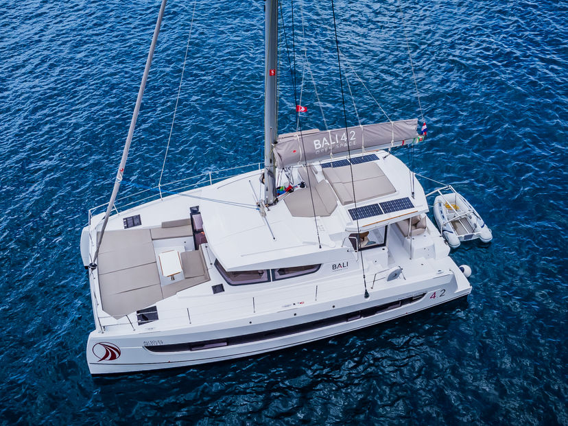 Catana 4.2 Au Soleil
