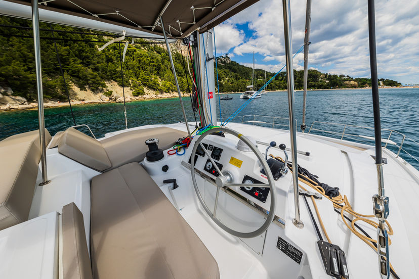Catana 4.2 Au Soleil