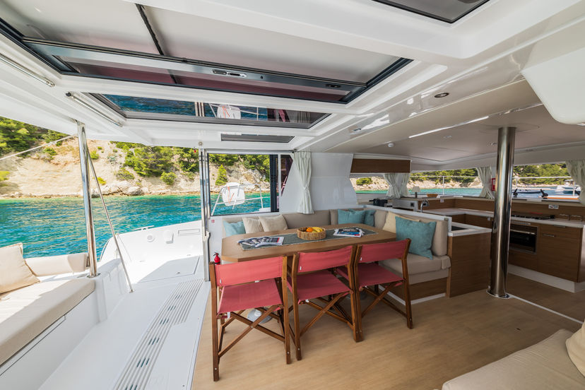 Catana 4.2 Au Soleil