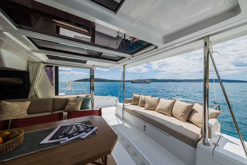 Catana 4.2 Au Soleil