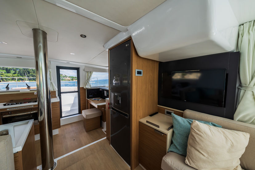Catana 4.2 Au Soleil