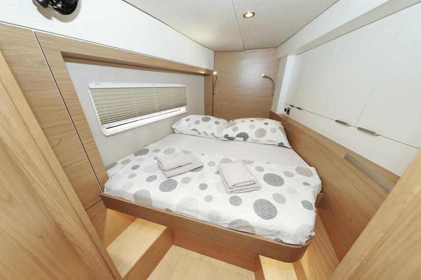 Catana 4.2 Au Soleil