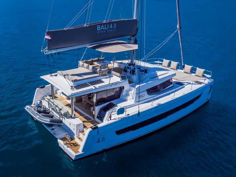 Catana 4.8  Manul