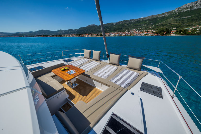 Catana 4.8  Manul