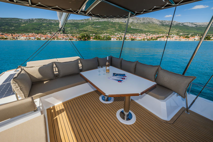 Catana 4.8  Manul
