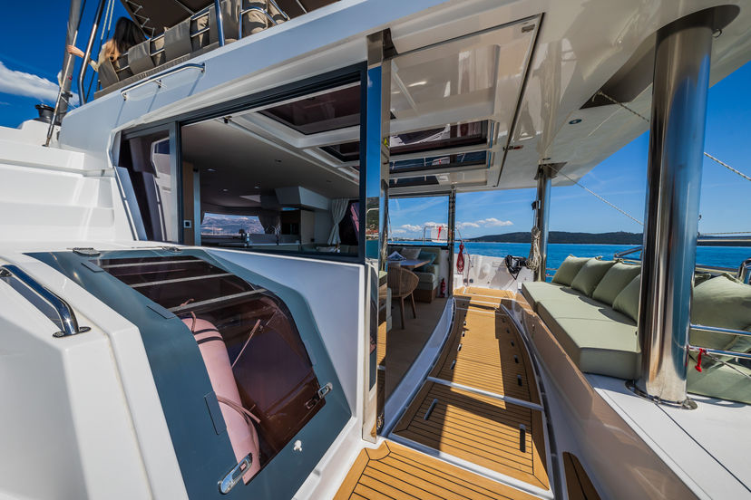 Catana 4.8  Manul