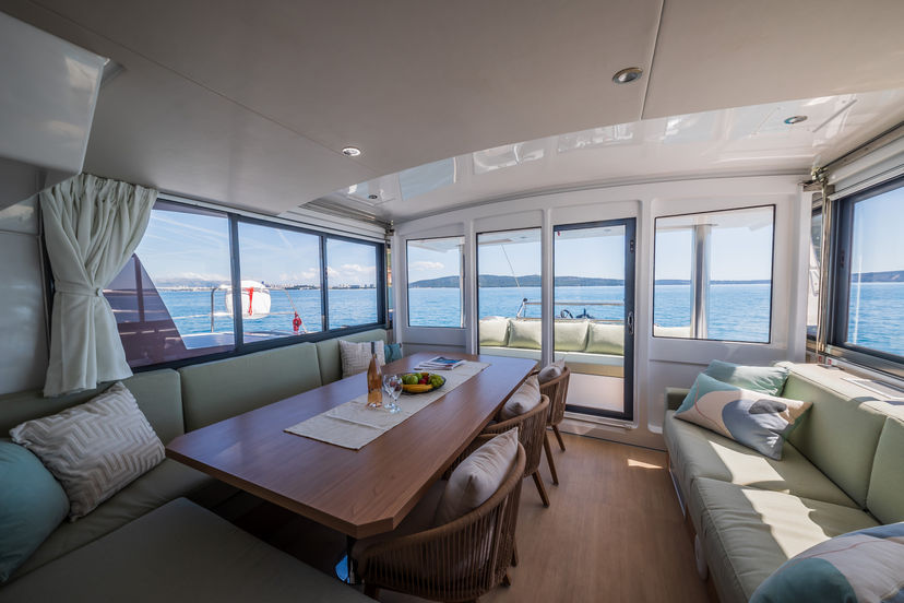Catana 4.8  Manul