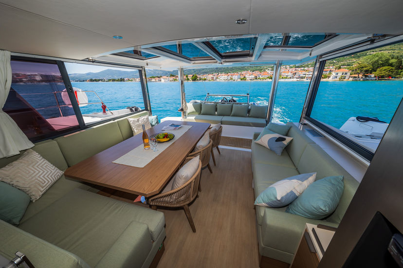 Catana 4.8  Manul