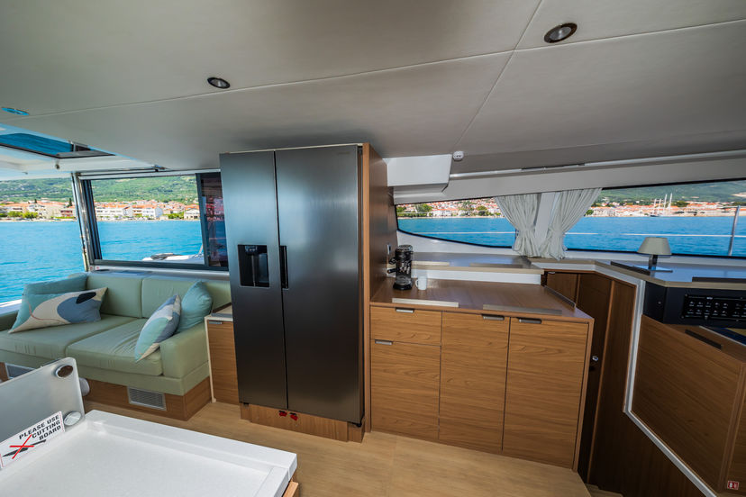 Catana 4.8  Manul