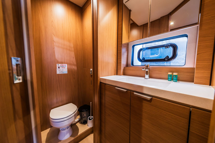 Catana 4.8  Manul