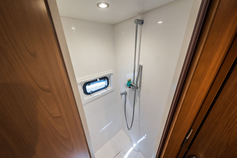 Catana 4.8  Manul