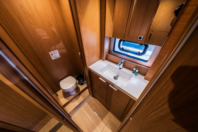 Catana 4.8  Manul