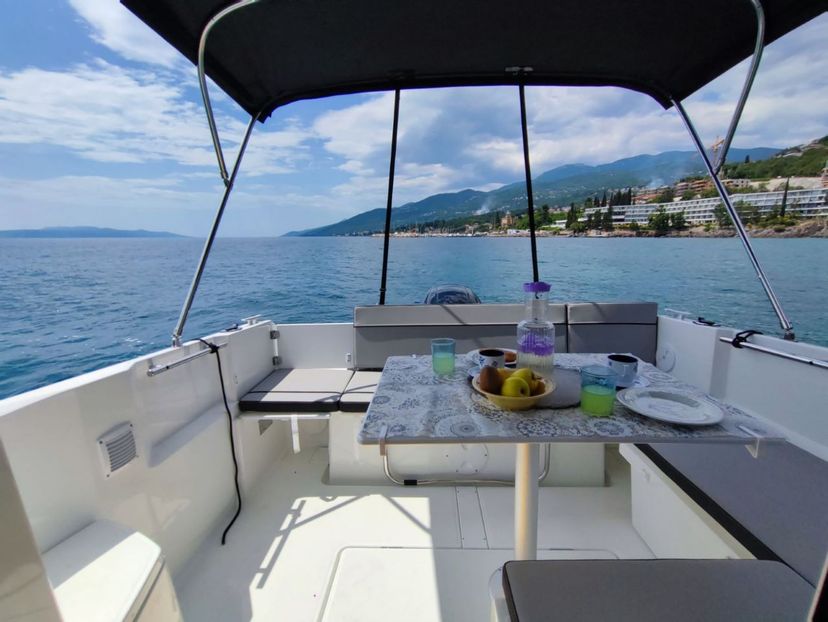 Jeanneau MERRY FISHER 695 Sunny Day