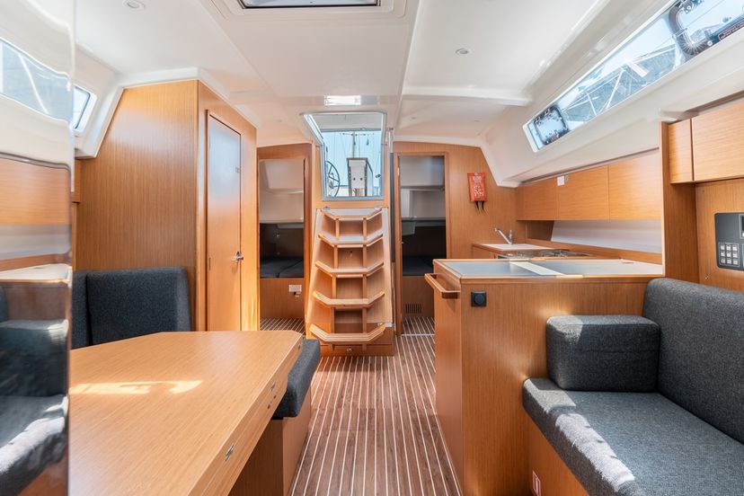 Bavaria Yachtbau C42 Avra