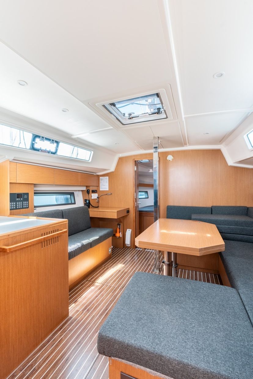 Bavaria Yachtbau C42 Avra