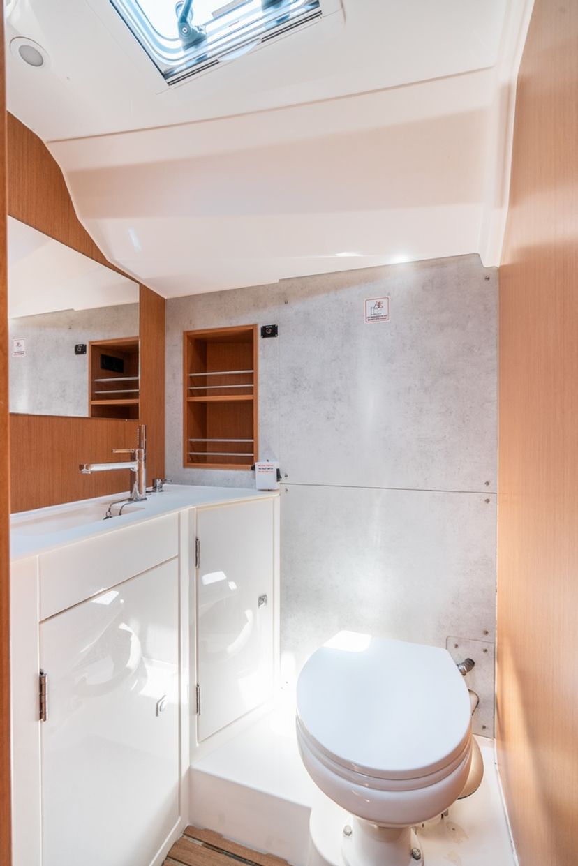 Bavaria Yachtbau C42 Avra