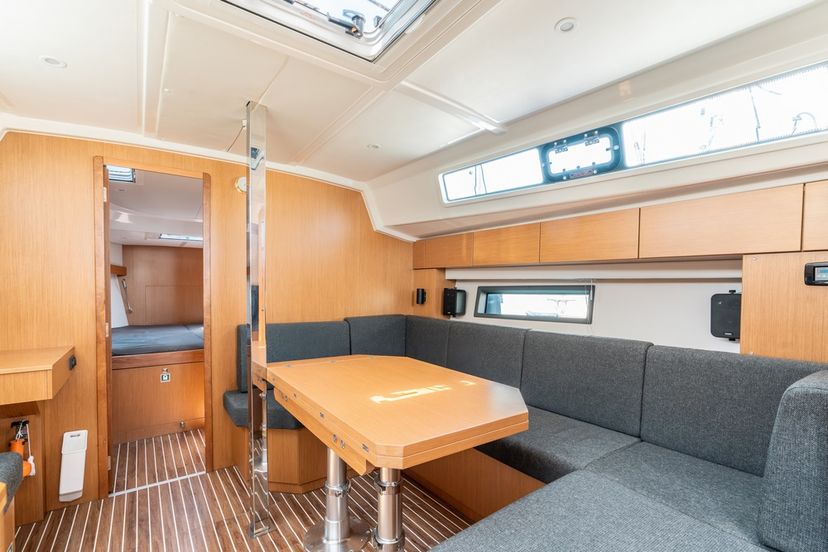 Bavaria Yachtbau C42 Avra