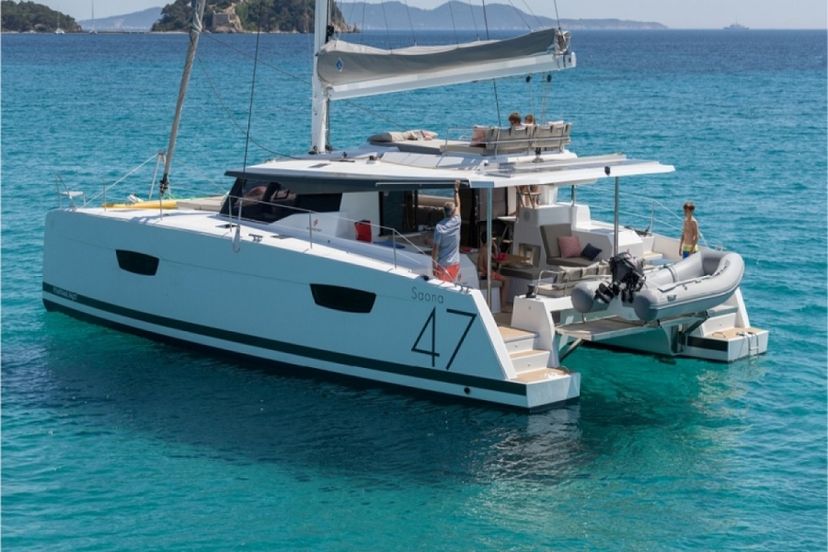 Fountaine Pajot 47 Red Rose