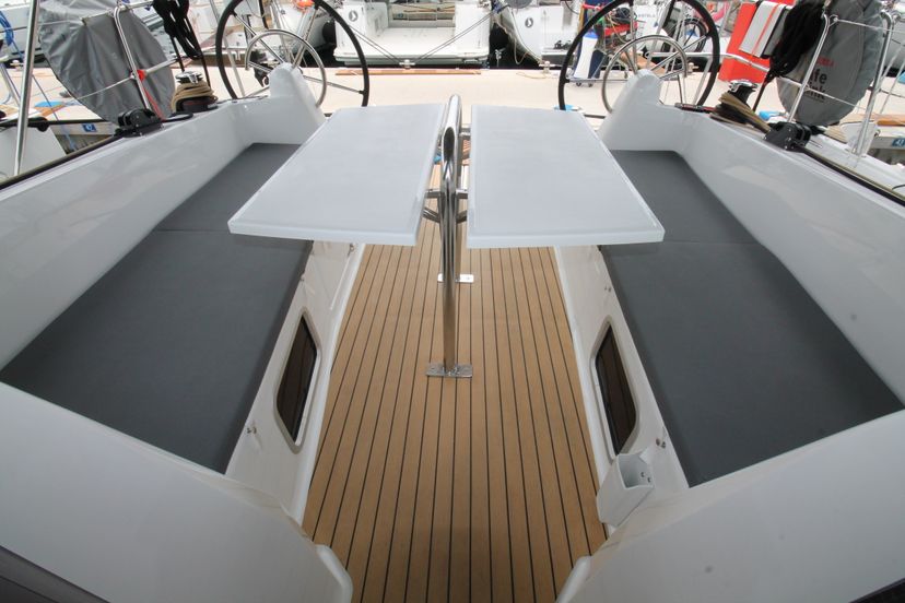Jeanneau 38 Aurora