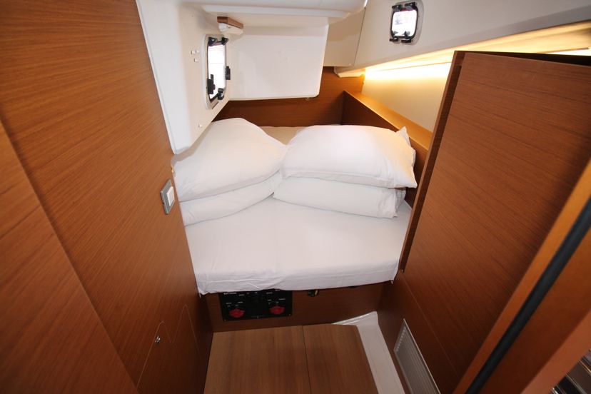 Jeanneau 38 Aurora