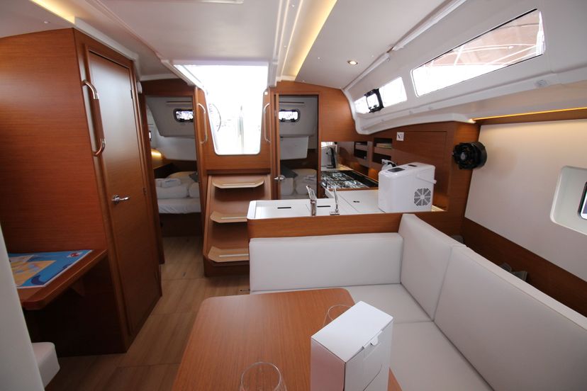 Jeanneau 38 Evita