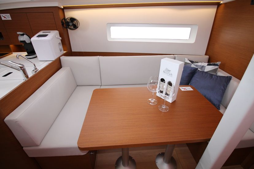 Jeanneau 38 Evita
