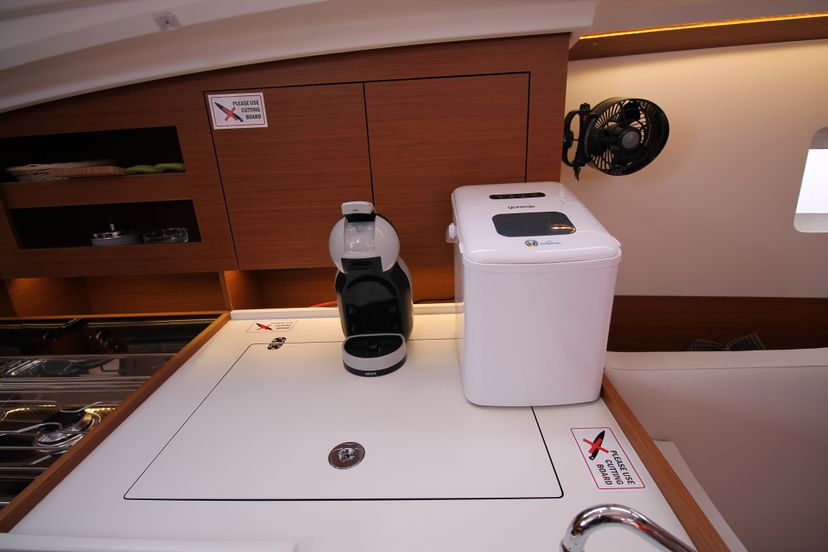 Jeanneau 38 Evita
