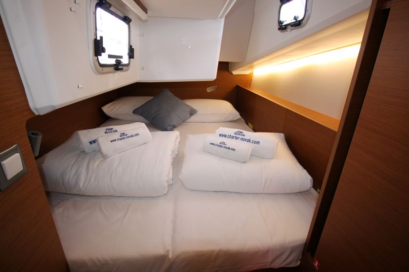 Jeanneau 38 Evita