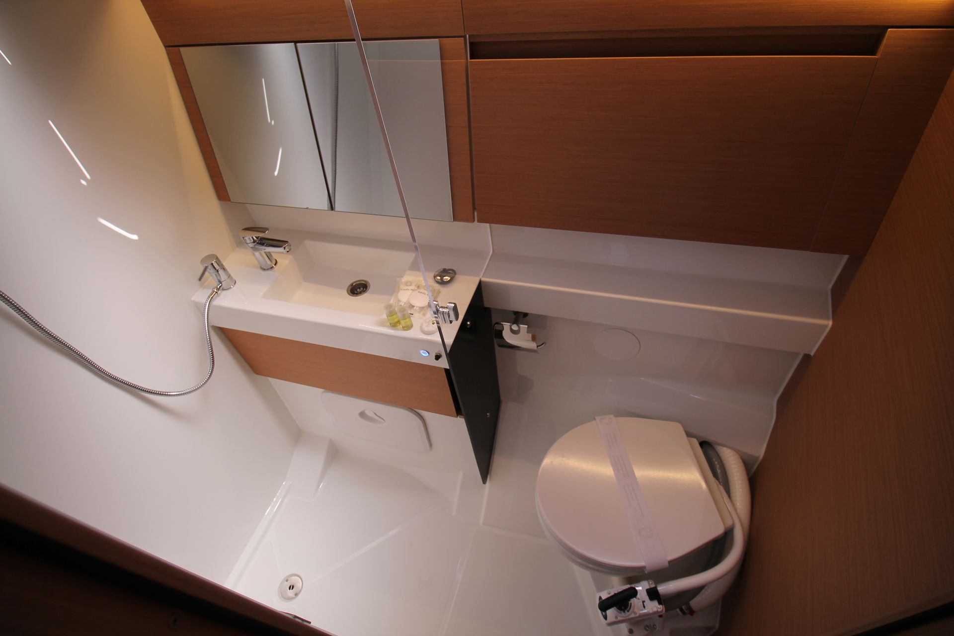 nausys-39437075-1093578-w1.JPG