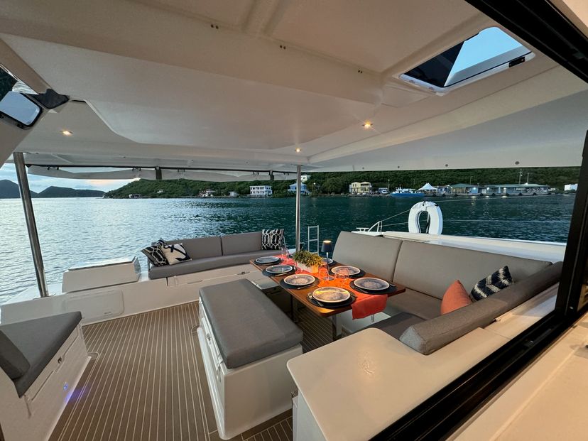 Fountaine Pajot 47 Feeling Knotty