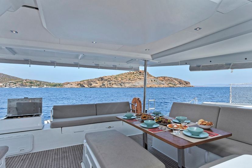 Fountaine Pajot 47 Helidoni
