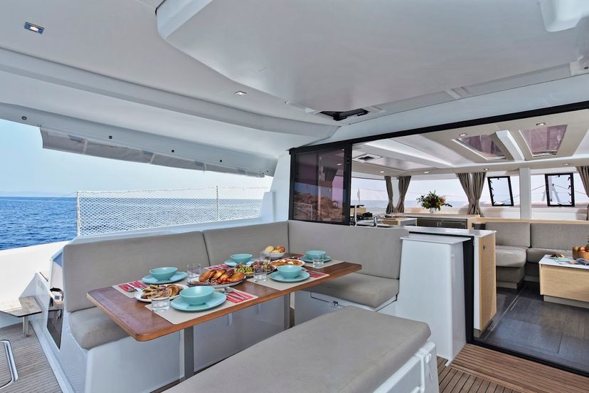 Fountaine Pajot 47 Helidoni