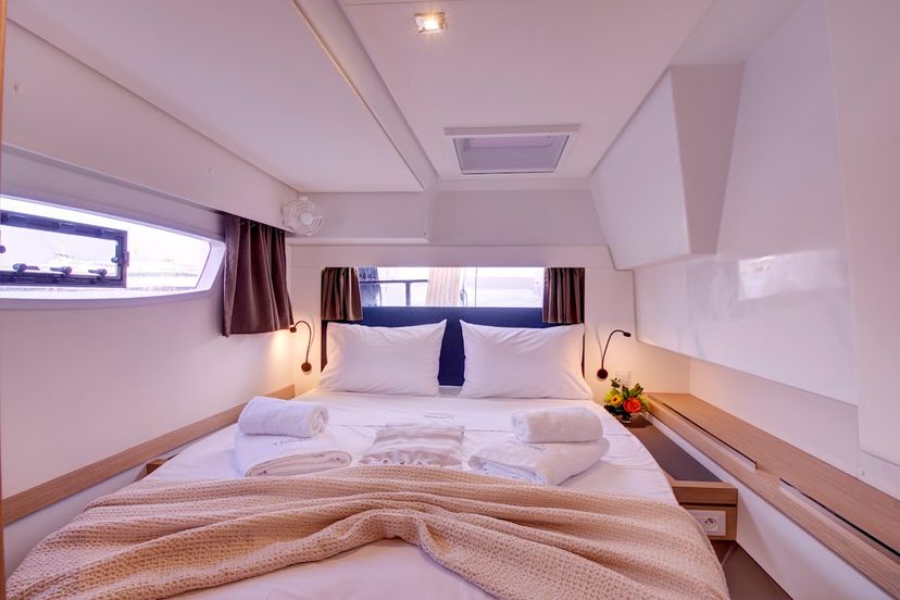 Fountaine Pajot 47 Helidoni