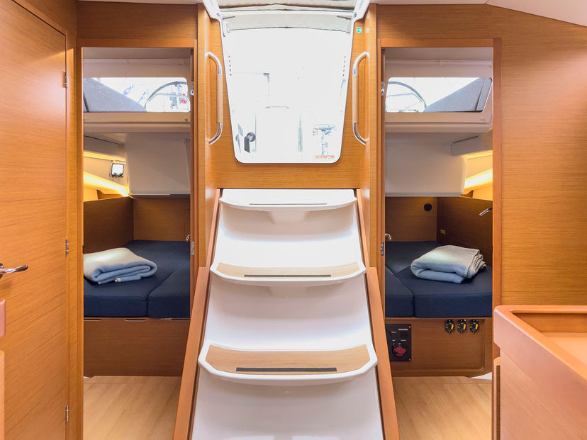 Jeanneau 40 tam elli