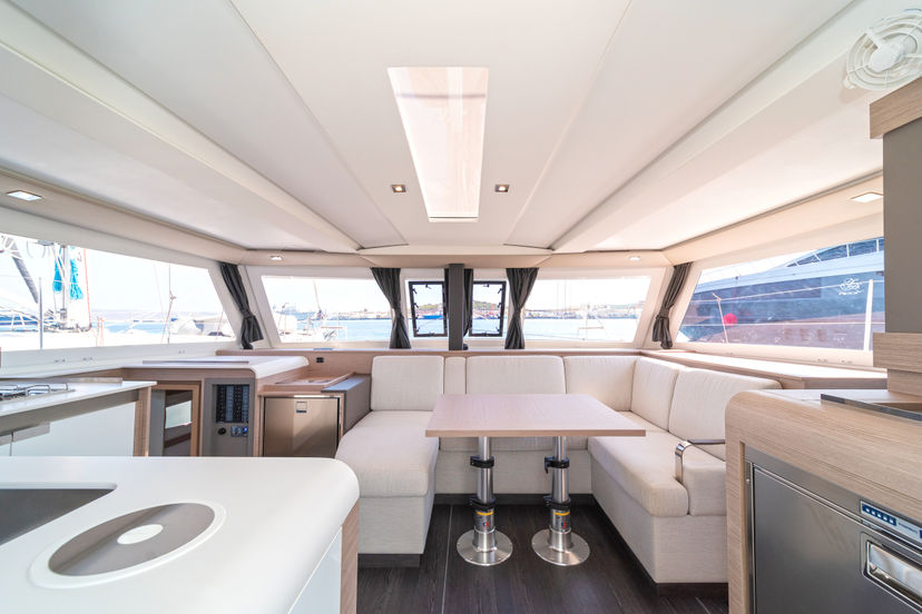 Fountaine Pajot 40 First Step