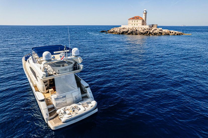 Dominator 62 Discovery