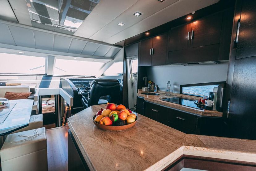 Dominator 62 Discovery