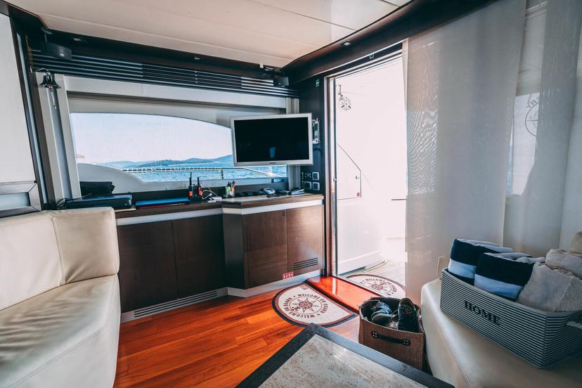 Dominator 62 Discovery