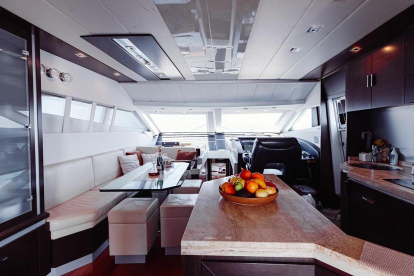 Dominator 62 Discovery
