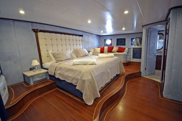 Custom Made Bella Mare