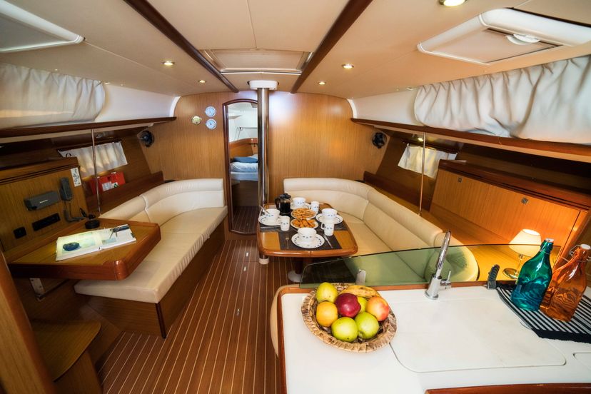 Jeanneau 42 Triton