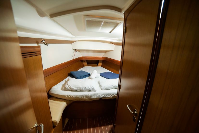 Jeanneau 42 Triton