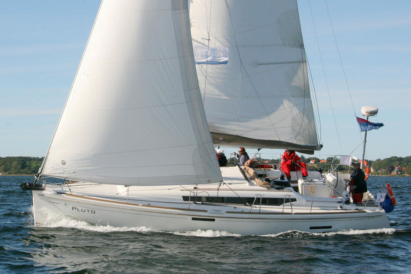 Jeanneau 37 Pluto