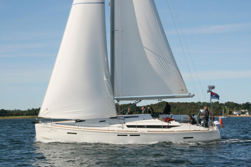 Jeanneau 43 Bruce
