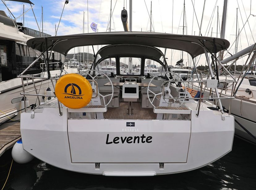 Bavaria Yachtbau C42 Levente