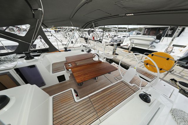 Bavaria Yachtbau C42 Levente