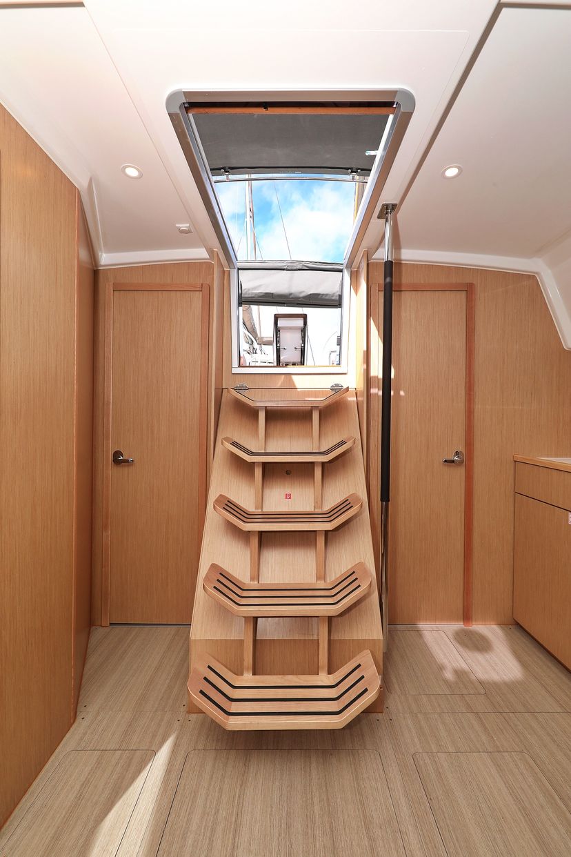 Bavaria Yachtbau C42 Levente